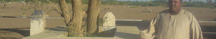 شاهد بالصورة.. شجرة تنمو داخل قبر الشهيد السوداني الأشهر "القرشي" وتظلل ضريحه بالكامل 10 390540 336212579729631 99691172 n