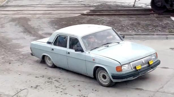 بالفيديو.. أوقف سيارته في مكانٍ مخصص للمعاقين فنال جزاءه 1 fa533960 e56e 4a82 ad68