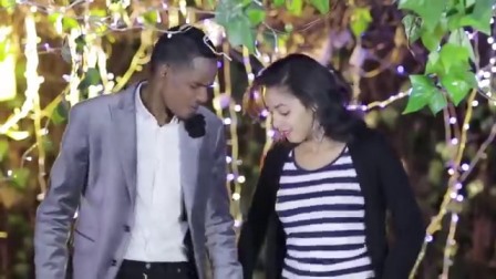 شريف الفحيل يقدم وصلة رقص ساخنة مع حسناء اثيوبية.. فيديو 1 شريف الفحيل