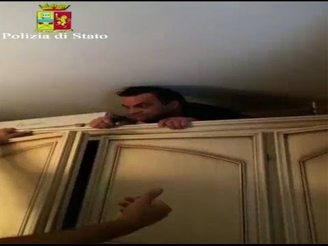 بالفيديو .. زعيم مافيا إيطالي يختبئ 5 سنوات وراء دولاب 1 مافيا