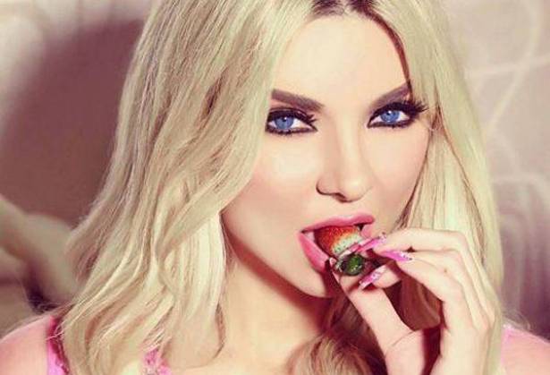 ميريام كلينك صوّرت فتيات الدعارة وهذا ما حصل... 1 ميريام كلينك