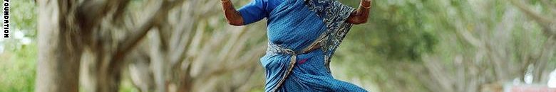 عجوز عمرها 74 سنة تبهر العالم بإنجاب توأم من ابنتين 10 عجوز هندية