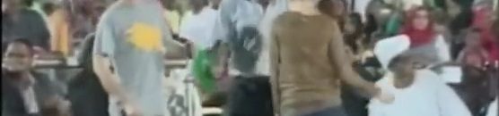 صلاح ولي والراقص الشهير "موردة" يلهبان مسرح بورتسودان وخواجية تشارك بالرقص.. فيديو 10 موردة