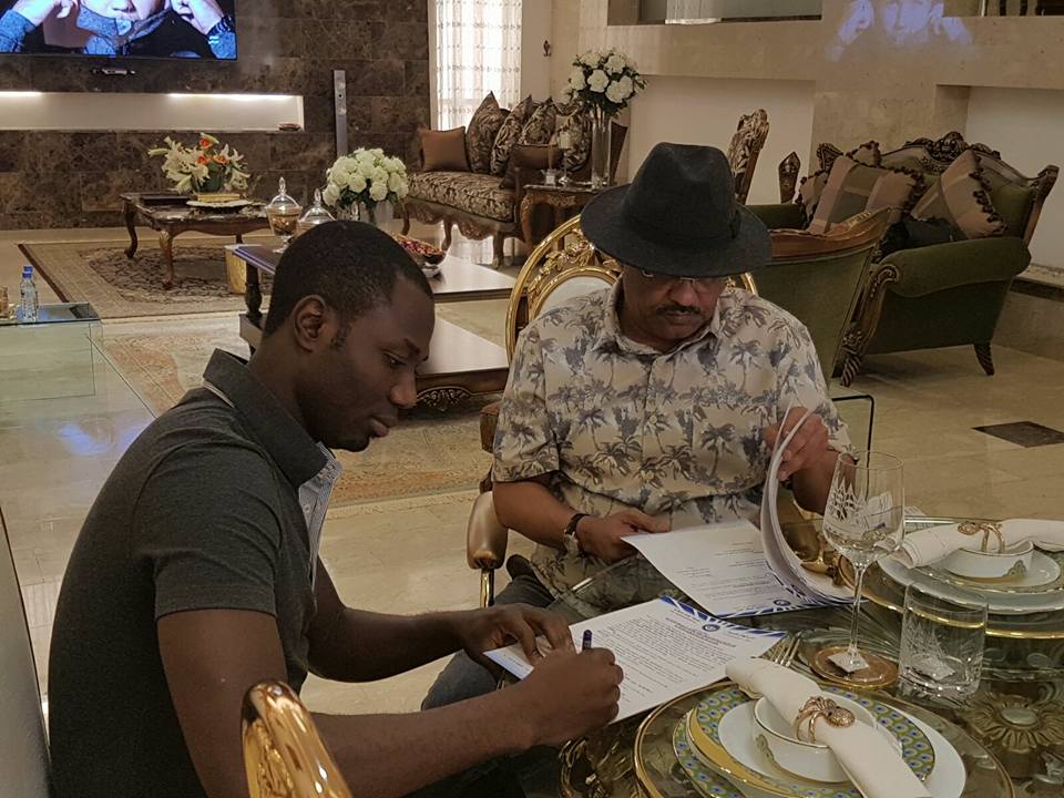 بالصور.. الكاردينال يفاجئ المريخ ويوقع مع محترف النيجيري سلمون جابسون والتوقعات تصدق