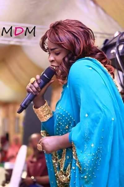 اغنية جديدة لفنانة مغمورة تشعل الاسافير + صور 2 اغنية جديدة لفنانة مغمورة تشعل الاسافير