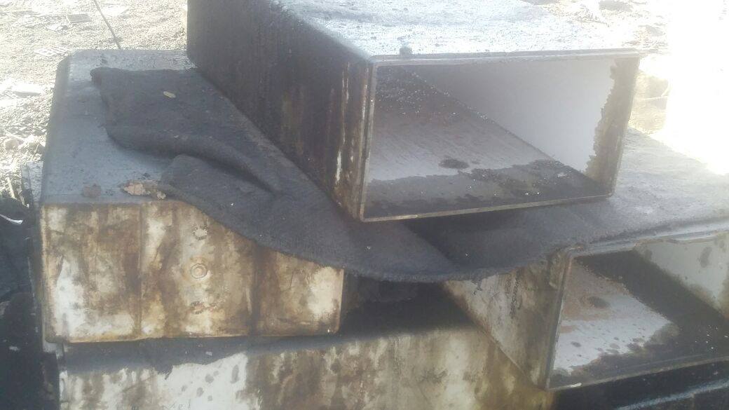 بالصور .. شرطة حماية البيئة تضبط مصنعاً عشوائياً لصهر الرصاص شمال بحري 6 شرطة حماية البيئة تضبط مصنعاً عشوائياً لصهر الرصاص شمال بحري