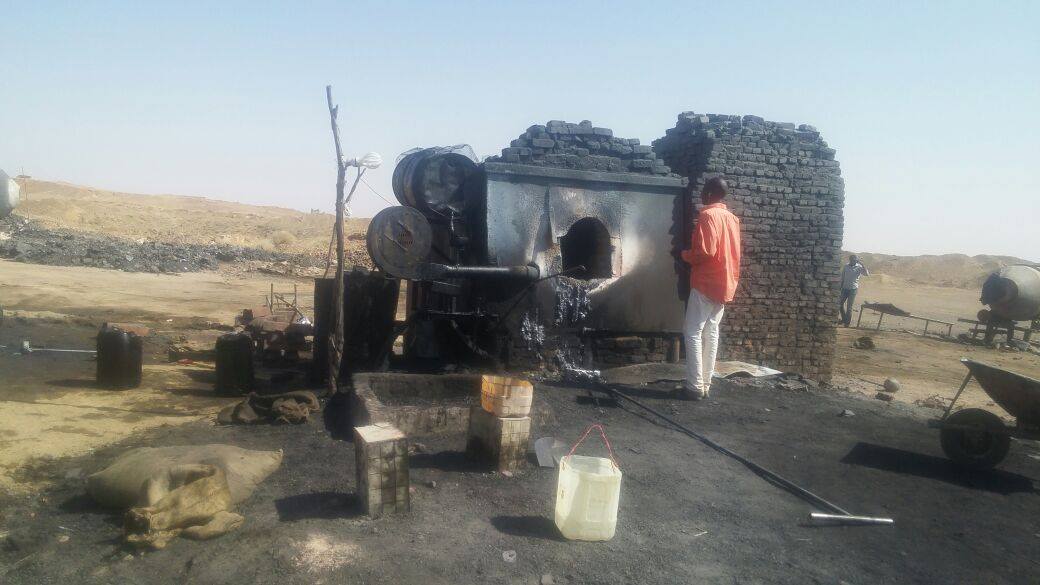 بالصور .. شرطة حماية البيئة تضبط مصنعاً عشوائياً لصهر الرصاص شمال بحري 1 4 1