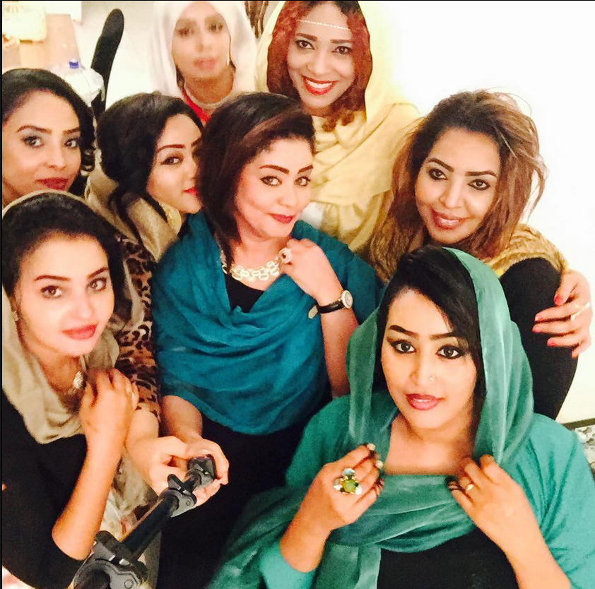 نجمات النيل الأزرق يحتفلن بعيد ميلاد المذيعة رشا الرشيد