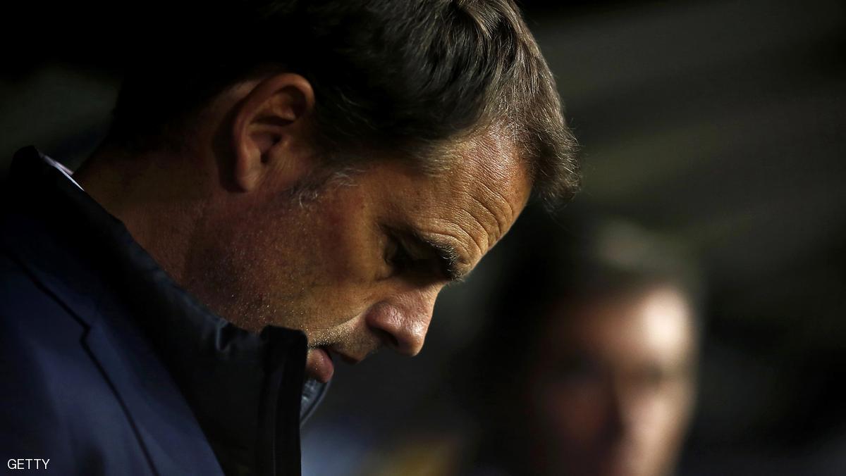 إنتر يرفع البطاقة الحمراء في وجه دي بور