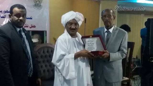 تحت رعاية عبد المحمود عبد الحليم سفير جمهورية السودان بمصر.. تكريم الفنان عثمان مصطفي 1 عثمان مصطفى