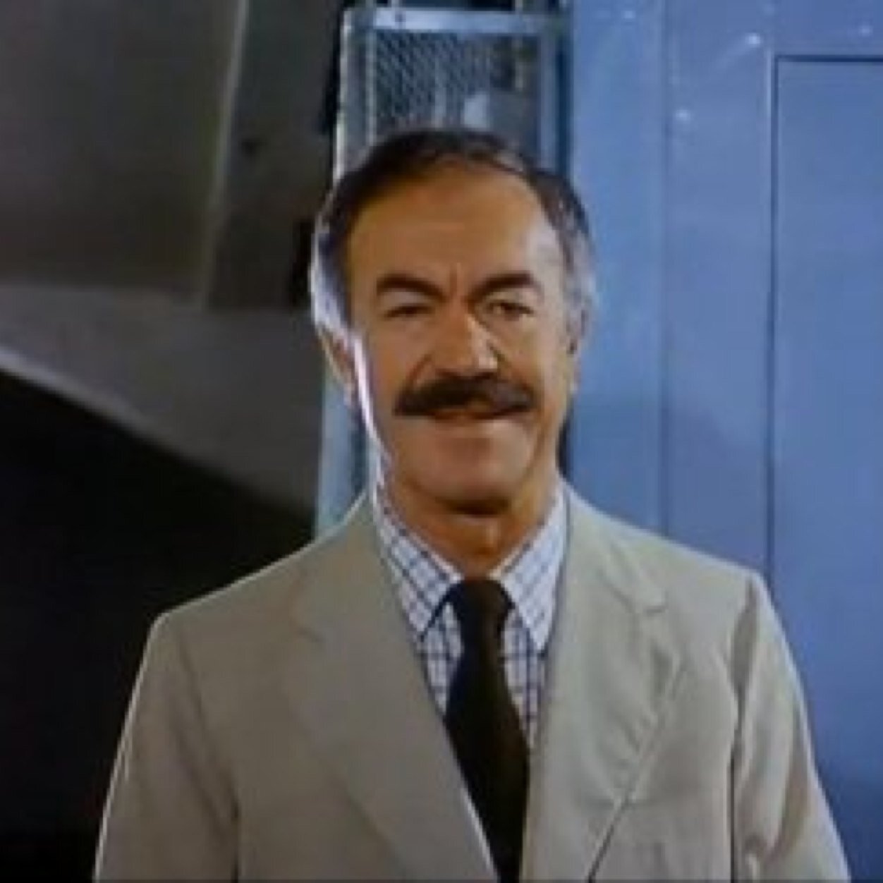 قصة مأساة أسرية عاشها عادل أدهم: اكتشف أن له «ابنًا» بعد 25 عامًا 1 1212