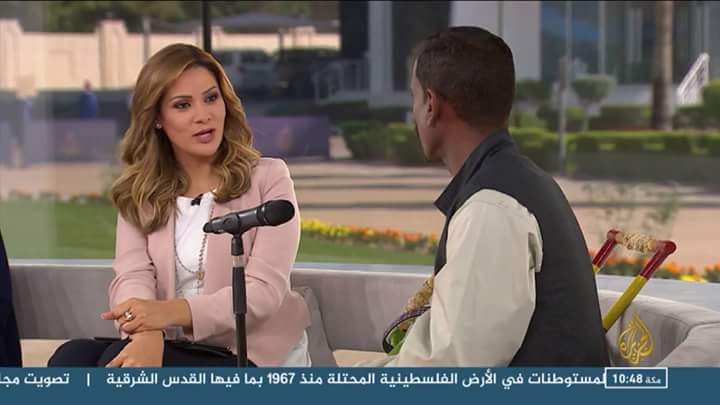 بالصور والفيديو.. فنان الطمبور يدهش مذيعات الفضائية العربية الأشهر..قناة الجزيرة تستضيف "ود النصري" صباحاً والجمهور يتداولها حتى المساء 1 15697187 2172371312987380 3366314476166289330 n