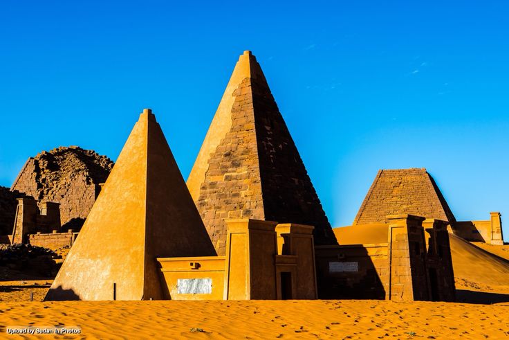 شاب دنماركي يشعل غضب المصريين بفيديو إباحي فوق الهرم مع صديقته! 1 2b5060ffb6b63361a188313e58c4dd99