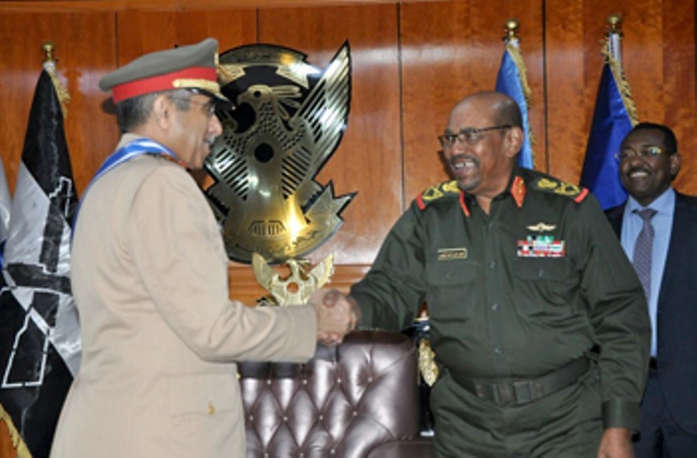 الرئيس السوداني يرقي ويحيل ضباط في الجيش إلى التقاعد 1 البشير البنيان