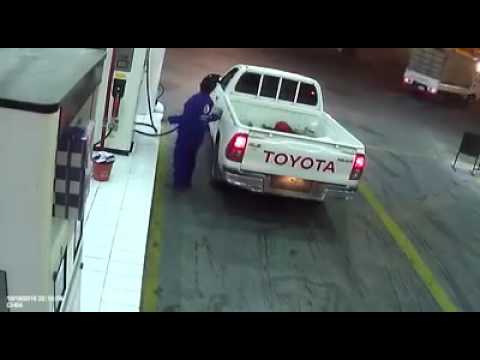 فيديو لسوادنيين ألحوا على صديقهم مسامحة سعودي.. والسبب؟ 1 12836552