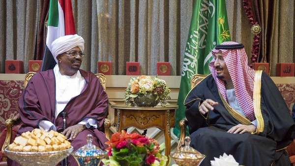 الرئيس البشير يلتقي بالملك سلمان بمدينة طنجة 1 7474