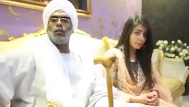 عبد الخالق الدولي.. داير أعرس البت دي وظروفي قاسية شديد وغير ريدتي ما عندي.. فيديو كليب 3 البت دي1