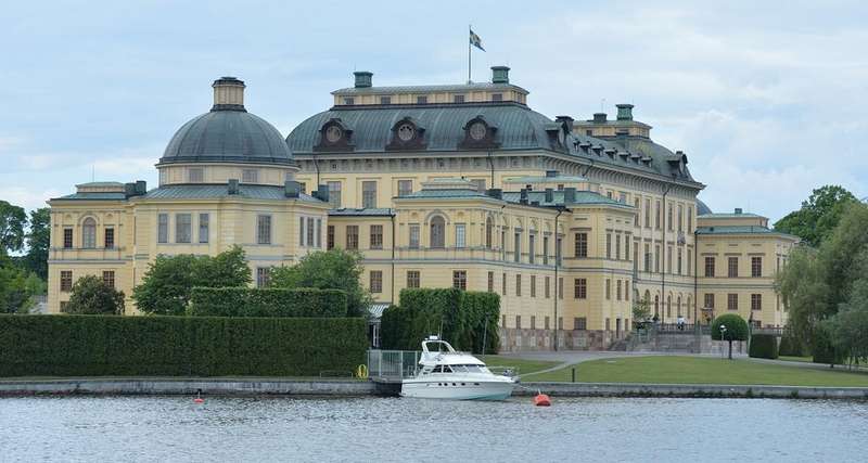 ملكة السويد تفجر مفاجأة.. القصر الملكي... 1 السويد