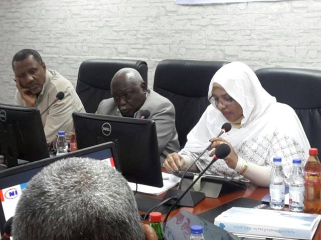 الوزيرة تهاني عبدالله في منبر أضواء على الحكومة الإلكترونية: وعي المواطن بإستخدام التقانات الحديثة يسهل معاشه ويحسن دخله 1 تهاني2