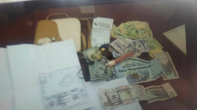 القنصل بسفارة السودان بالقاهرة يشيد بأمانة سائق تاكسي مصري.. من يعرف صاحبة الحقيبة؟ 2 قنصل1