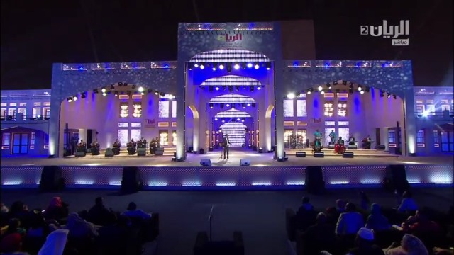 فنان سوداني يشعل الدوحة.. جمهور غفير يرقص ويغني: عدي بينا عدي بينا يا ريس.. فيديو 1 واقف