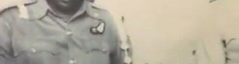 صورة الرئيس السوداني بالزي العسكري الاماراتي تحصد اعجابات هائلة والبشير يقول: دي ايام الشباب 11 البشير ابوظبي