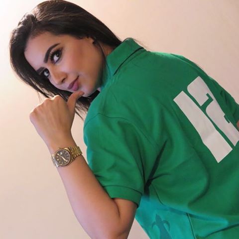 بالفيديو.. الإعلامية المغربية مريم مسيوب تؤازر وتشجع المريخ السوداني في مباراته أمام سوني الغيني وتتوقع أن يقدم الفريق مباراة تليق بجمهوره الصفوة 1 14128817 1822707701305952 1155748596 n