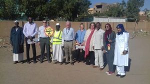 بالصور .. ﺍﻟﻤﺮﻭﺭ ﺗﻮﺍﺻﻞ ﻭﺿﻊ ﻋﻼﻣﺎﺕ ﺍﻟﻤﺸﺎﺓ ﺃﻣﺎﻡ ﺍﻟﻤﺪﺍﺭﺱ ﻭﺗﺨﺼﺺ ﻣﺘﻄﻮﻋﻴﻦ ﻟﻤﺴﺎﻋﺪﺓ ﺍﻟﻄﻼﺏ 2 16443220 10208225797262531 931831979 n