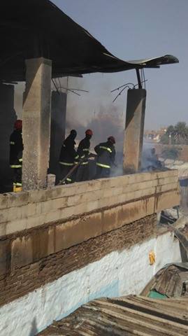 بالصور .. ﺍﻟﺘﻔﺎﺻﻴﻞ ﺍﻟﻜﺎﻣﻠﺔ .. ﺍﻟﺪﻓﺎﻉ ﺍﻟﻤﺪﻧﻲ ﻳﻨﻘﺬ ﺳﻮﻕ ﺣﻠﺔ ﻛﻮﻛﻮ ﻣﻦ ﻛﺎﺭﺛﺔ ﻣﺤﻘﻘﺔ 1 16522710 10208257508855301 1070187235 n