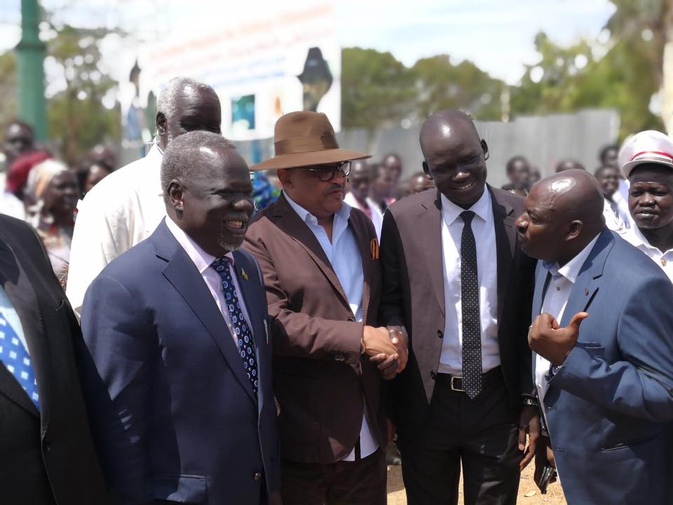 بالصور.. رئيس الهلال الكاردينال يفتتح مستشفي لعلاج أمراض الكلى باسمه في جنوب السودان بتكلفة بلغت 2 مليون دولار ويقول: افتتحت المشفي إكراماً لشعب الجنوب 3 16729170 608564172678146 8532535684927966292 n