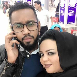 شاهد بالصور.. الفنانة ندى القلعة ترتمي في أحضان سندها الوحيد بالحياة 2 safe image.php45