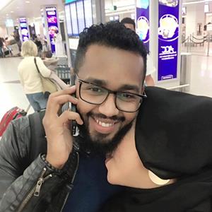 شاهد بالصور.. الفنانة ندى القلعة ترتمي في أحضان سندها الوحيد بالحياة 3 safe image.php 1