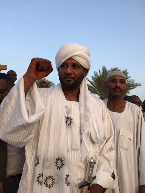 الرئيس السوداني يشهد عقد قرآن مساعده "عبد الرحمن الصادق المهدي".. صور 4 زواج3