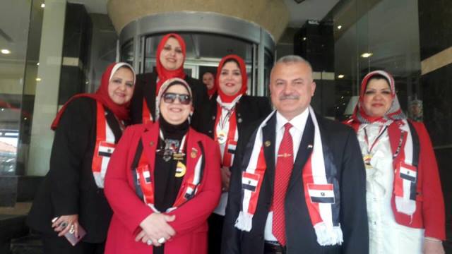 في الصور، مصريات يرتدين الثياب السودانية ولسان حال الجميع.. (السودان ومصر، شعب واحد، نيل واحد) 3 مايسة عطوة2