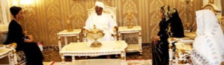 الرئيس البشير يلتقي الشيخة موزا 11 البشير موزة