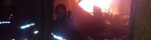 بالصور .. حريق هائل يقضى ورش موبيليا ومحلات عطور بأم درمان 11 17078081 10208434817207899 1678952121 n