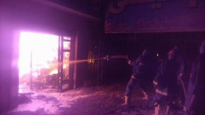 بالصور .. حريق هائل يقضى ورش موبيليا ومحلات عطور بأم درمان 2 17078208 10208434817247900 189294357 n