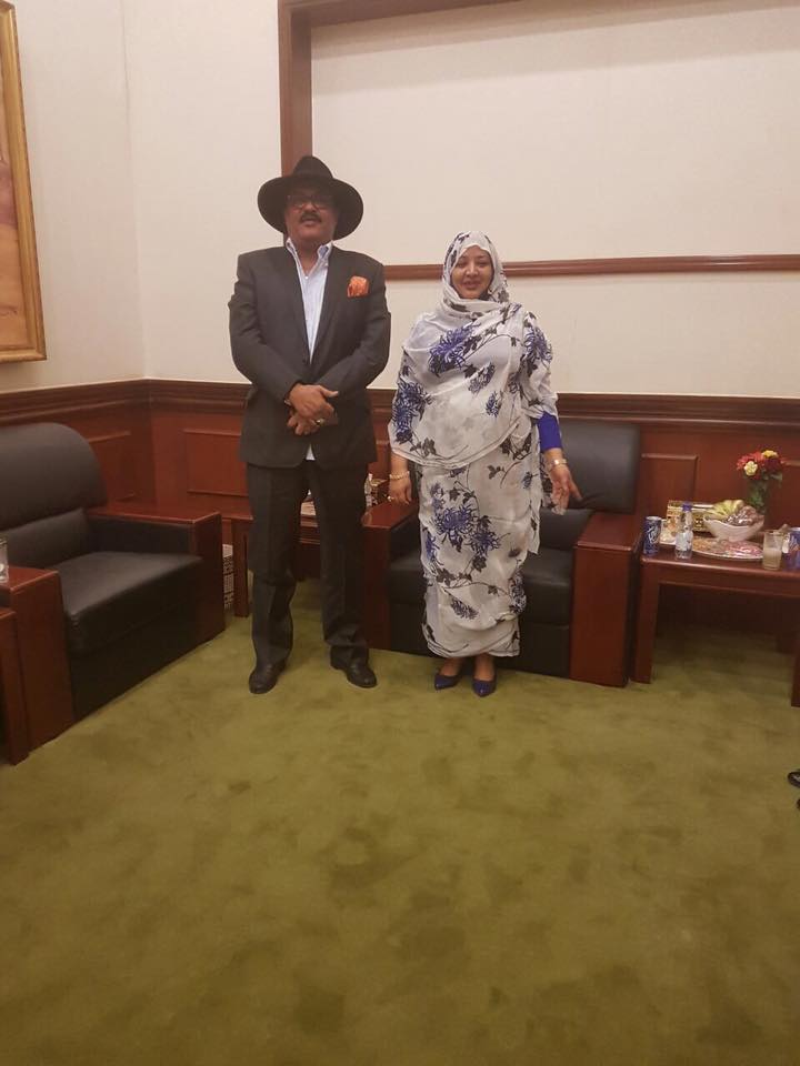 بالصور.. في اجتماع شهده القصر الجمهوري: الكاردينال يجتمع بالسيدة الأولي ويعلن عن تبرعه ببناء الطابق الأول لمستشفى سرطان الثدي 3 17457454 626708767530353 7058334878601128141 n