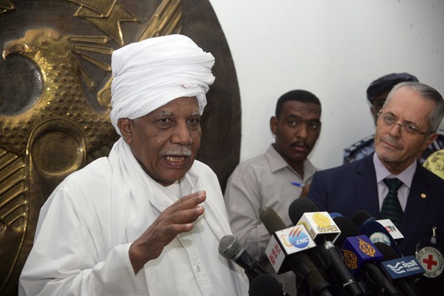 الحكومة السودانية تعرب عن تقديرها لكافة الأطراف التي ساهمت في إطلاق سراح الأسرى.. صور 2 اسرى1