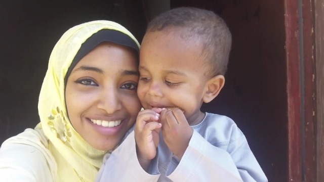 امينة خلال زيارتها لعائلتها في السودان.. فيديو وصور رائعة تعكس جمال الخرطوم 5 امينة السودان4