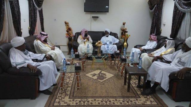 إمام الحرم المدني يزور المركز العام لأنصار السنة ويدعو المسلمين للتمسك بالكتاب والسنة 2 صلاح بن محمد