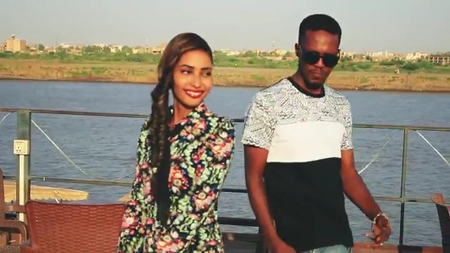 فيديو كليب يجمع بين عبد الله عوض والموديل غادة حسن يكشف جمال بيتش بري 1 عبد الله عوض