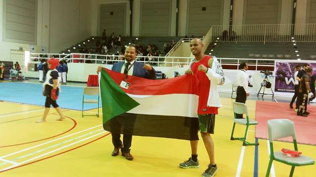 بطل سوداني يحرز الميدالية الذهبية في بطولة (دبي) الدولية 2 ﺣﺎﺗﻢ ﻣﺤﻤﺪ1