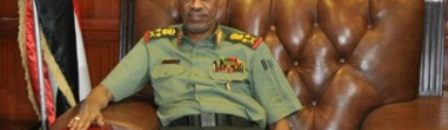 وزير الدفاع: الخدمة الوطنية تعد الأجيال للبناء والسلام 10 عوض ابنعوف