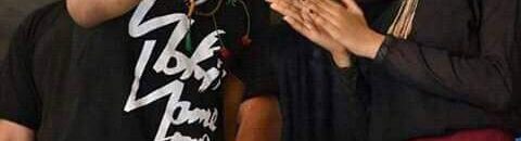 شاهد بالفيديو.. في ظاهرة متكررة.. شاب يعتلي المسرح ويسجد ليقبل قدم الفنان حسين الصادق 12 17883631 661750530699460 7868825336683544586 n