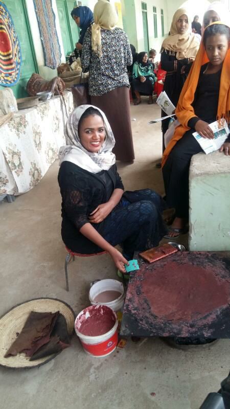 بالصور.. الإعلامية ناهد الباقر تشارك نساء مروارتي "عواسة" الأبري الرمضاني 1 18010510 1830340983855097 8885910179372849224 n