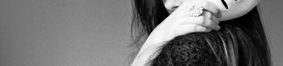 هل ترى مشهدا وتشعر أنه مكرر .. تفسير بسيط للظاهرة العجيبة 10 19160 girl with a white mask 1366x768 photography wallpaper