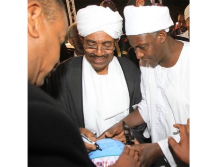 مزاد على كرة «كلنا بنحب خليفة» في السودان 1 خليفة