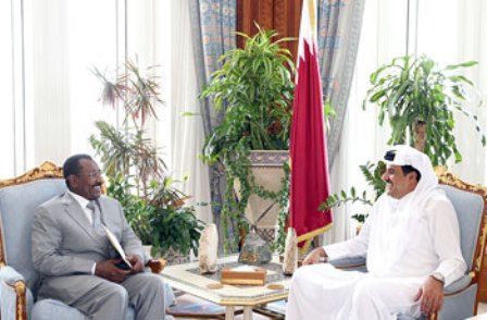 البشير يتلقى دعوة للمشاركة في منتدى الدوحة 1 طه تميم