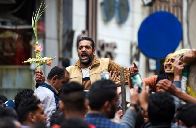 مسيحيون يتظاهرون بالصلبان ويطالبون برحيل السيسي 1 مسيحو مصر